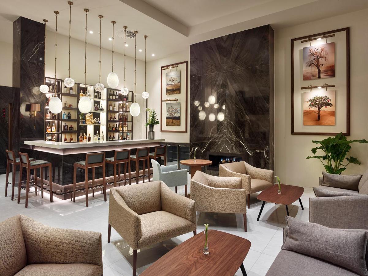 Est Grand Savoy Hotel 4*