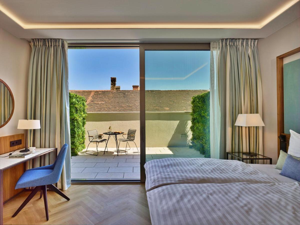 Est Grand Savoy Hotel Boedapest