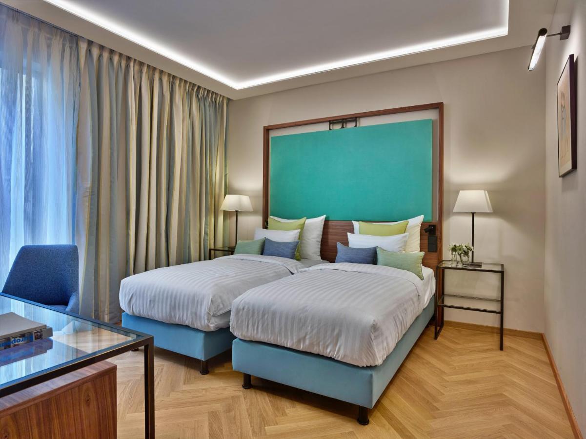 Hotel Est Grand Savoy 4*