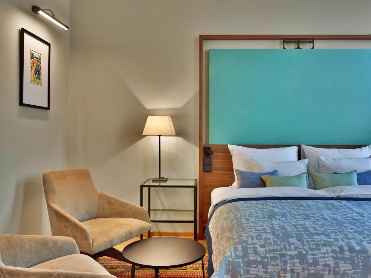 Est Grand Savoy Hotel