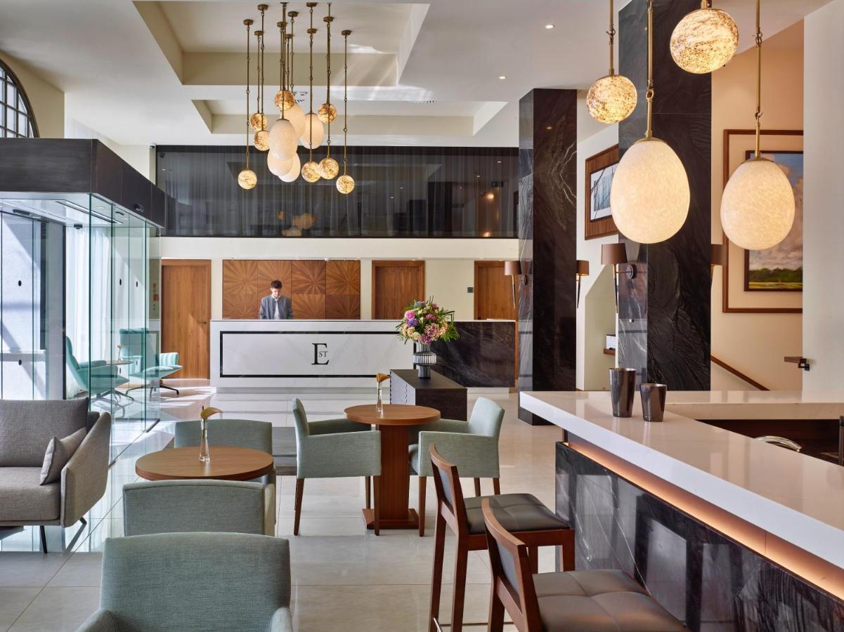 Est Grand Savoy Hotel 4*