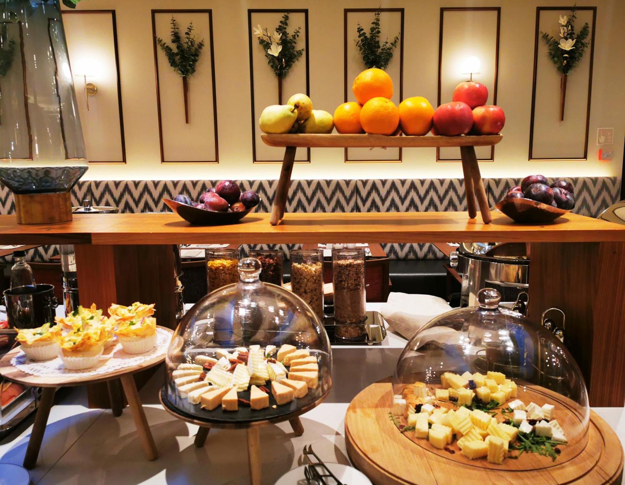Est Grand Savoy Hotel Boedapest