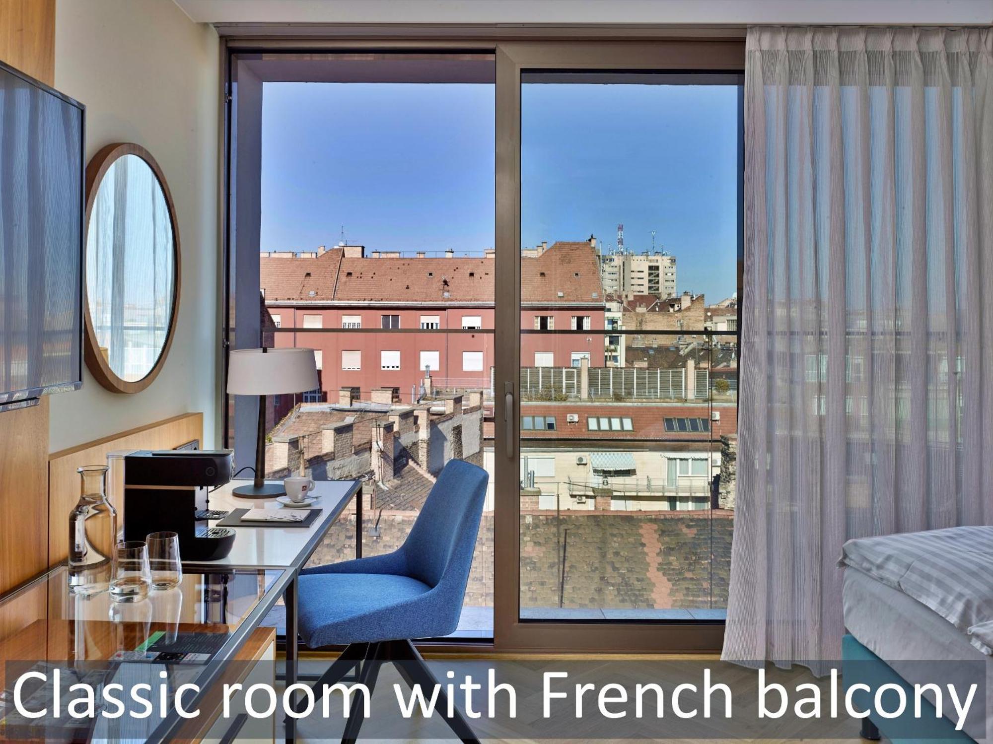 Est Grand Savoy Hotel 4*