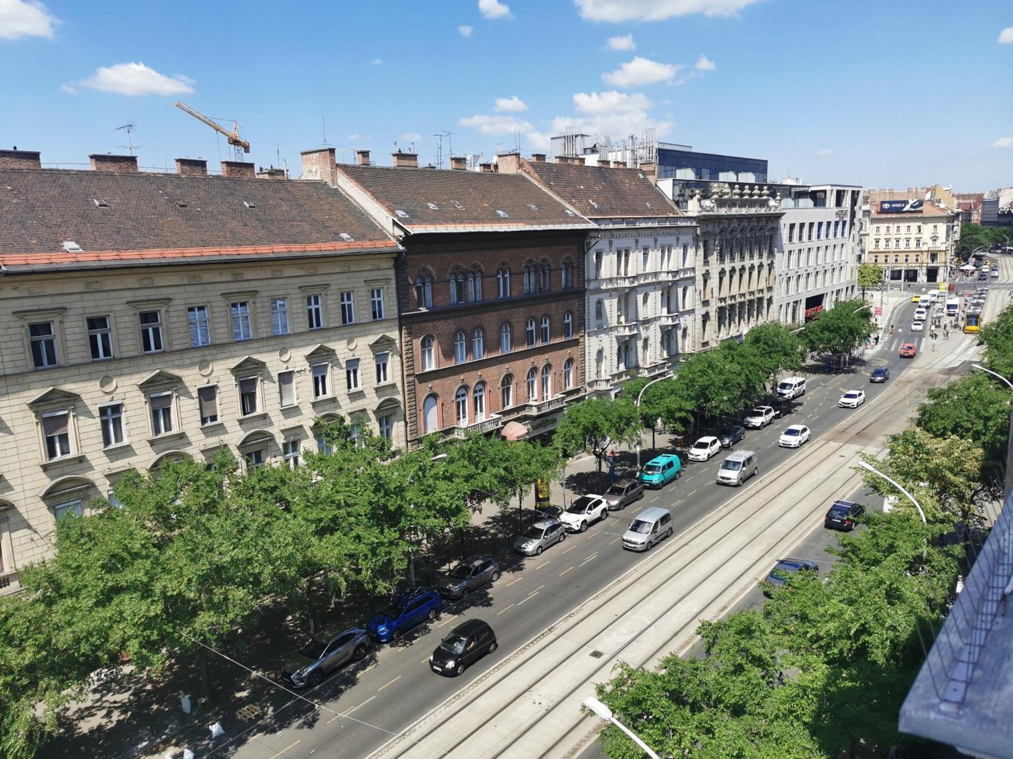 Est Grand Savoy Hotel 4*